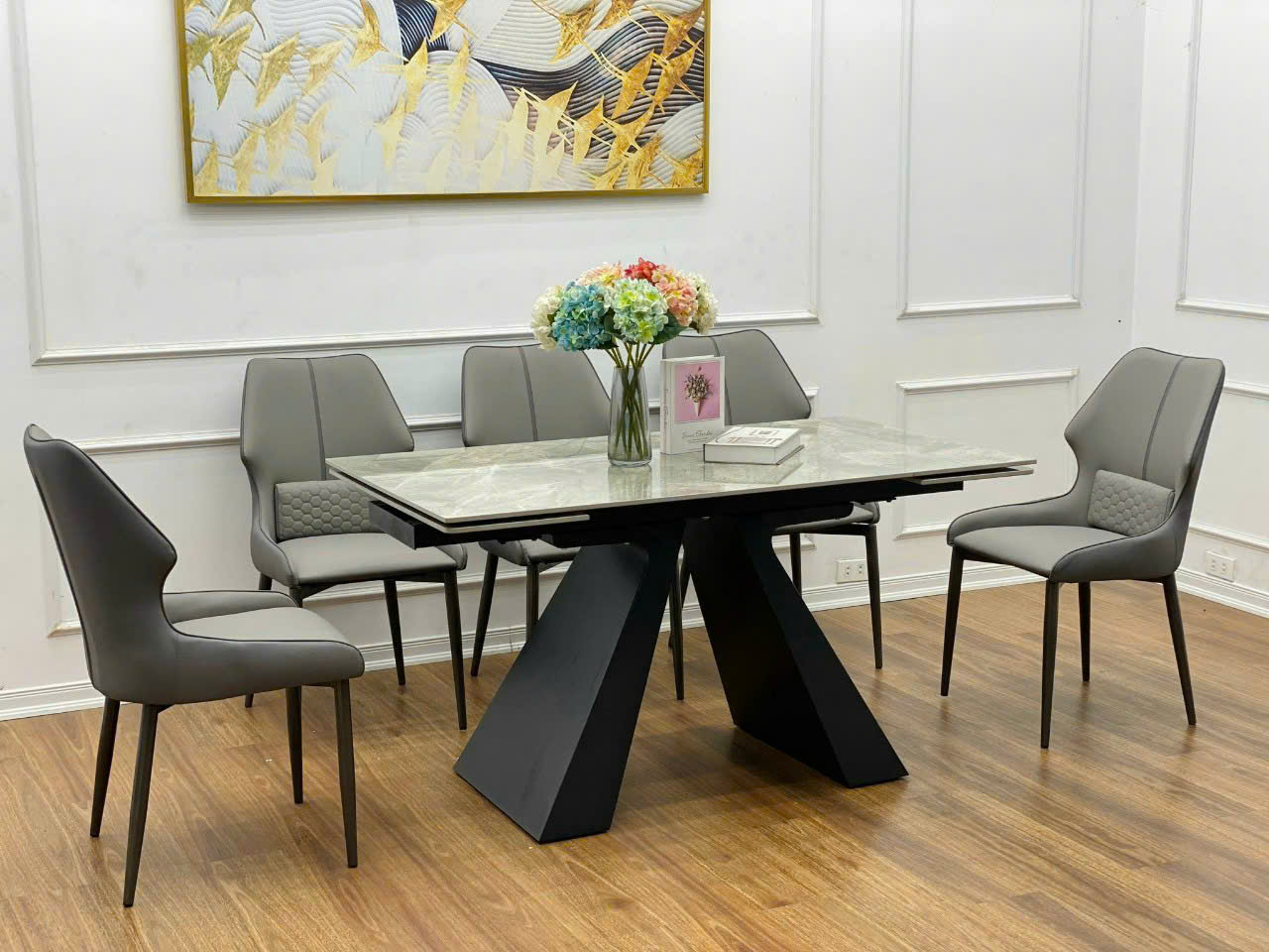 bàn ăn hiện đại